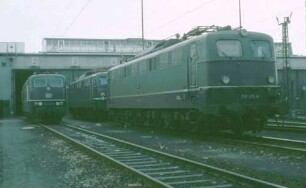 Bw Kornwestheim Gleis 3 Lok 150 015 Lok 151 052 Lokschuppen