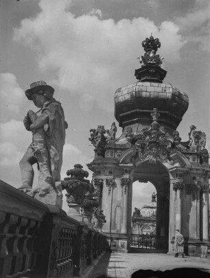 Dresden-Altstadt. Zwinger. Kronentor