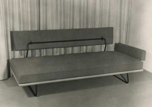 Walter Knoll Liege "366" von Rolf Grunow