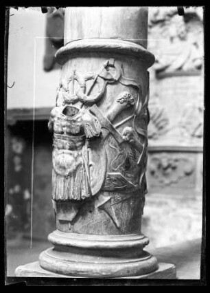 Detail der Bettlade: Säulenschaft
