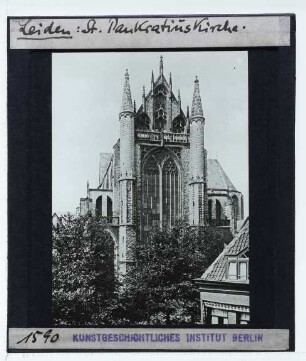 Leiden, Hooglandse Kerk : Eingangsportal