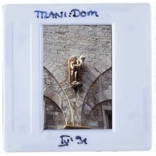 Trani, Kathedrale San Nicola Pellegrino : Südliches Querhaus, Domausziehergruppe