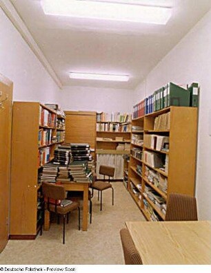 Sächsische Landesbibliothek - Staats- und Universitätsbibliothek Dresden. Zweigbibliothek Maschinenwesen, Teilbibliothek Textil- und Bekleidungstechnik. Dienstzimmer : Dresden-Südvorstadt, Hohe Straße 6 (Gebäude der TU Dresden). Sächsische Landesbibliothek - Staats- und Universitätsbibliothek Dresden. Zweigbibliothek Maschinenwesen, Teilbibliothek Textil- und Bekleidungstechnik. Dienstzimmer