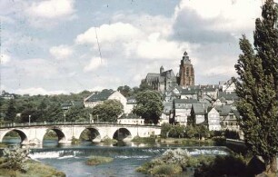 Straßenbrücke und Unterwehr Wetzlar