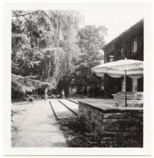 Garten Karl Hanke, Berlin-Grunewald: Blick zur Terrasse