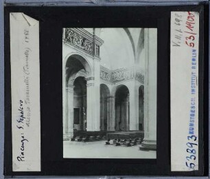 Piacenza, S. Sepolcro : Innenraumansicht