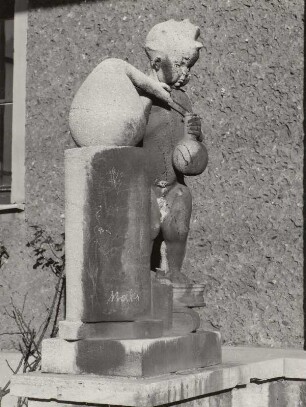 Fabrikgebäude des Arzneimittelwerkes