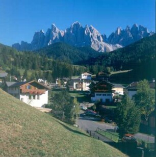 St. Magdalena. Ortsteilansicht mit Pensionen