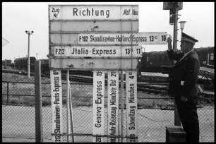 Strecke Lübeck - Grossenbrode, Zugrichtungstafeln am Fährbahnhof
