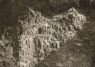 Waltersdorf an der Lausche. Sandsteinsäulen (gefrittet)