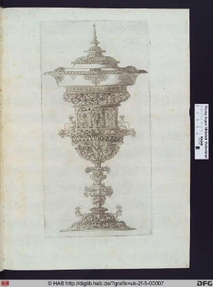 Deckelpokal mit ornamentalen Verzierungen, Grotesken und geflügelten Figuren