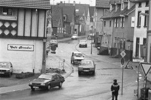 Gründung der Bürgerinitiative "Verkehrsberuhigung Wettersbach" anlässlich starken Verkehrsaufkommens in den Ortsdurchfahrten von Grünwettersbach und Palmbach