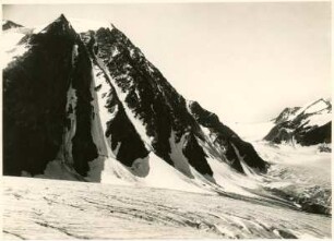 Tirol, Ostalpen. Ötztaler Alpen, Mittelbergferner, ganz rechts Fernerkogel und dahinter Wildspitze
