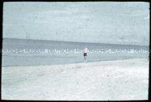 Mann am Ostseestrand