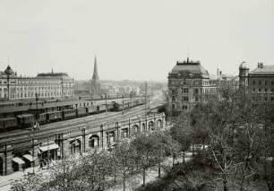 Bismarckplatz : Dresden, Bismarckplatz. Blick über die Gleisanlagen des Hauptbahnhofs, 1924