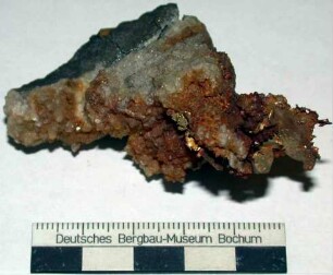 Gediegen Gold auf Quarz