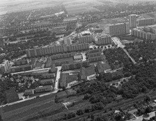 Luftaufnahme, Blick von Westen auf die John-Locke-Siedlung. Berlin-Lichtenrade, John-Locke-Straße