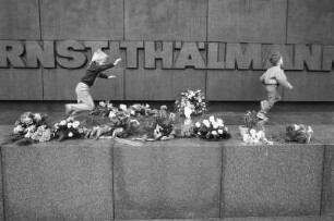 Am Thälmann-Denkmal
