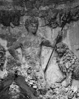 Garten der Villa Gamberaia — Neptunsgrotte / Grotte des Pan — Relief