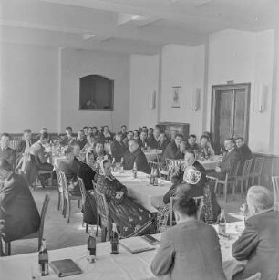 Veranstaltung S-Haus-Saal : Bautzen. Veranstaltung im Haus der Sorben, Postplatz 2. Blick in den Saal mit Teilnehmern