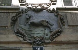 Haus Zum Schwarzen Kleinen Pferd & Haus Zum Pferd & Haus Nr. 297 — Hauszeichen