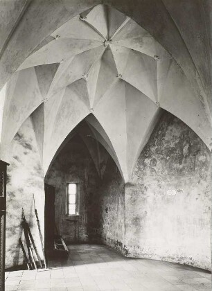 Burg Stolpen, Johannisturm (Coselturm), Inneres, ehemaliger Gerichtssaal mit Zellengewölbe