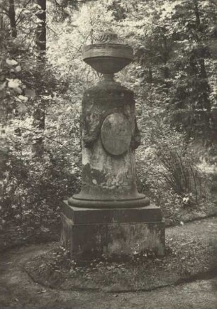 Waldenburg (Sachsen), Park Grünthal, Denkmal für Otto Alexander, dem Erstgeborenen
