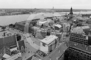 Stadtansicht Riga mit Rathausplatz und Dom von W