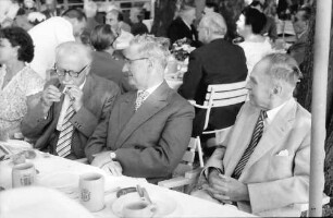 Chemiker; Maikäferrede: Frau Hein (angeschnitten), Leopold Ruzicka, Mohler, Otto Hahn