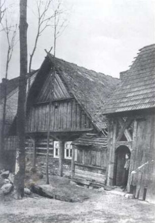 Anwesen in Döbbrick : Bauwesen - Exterieur. Ort: Debsk / Döbbrick. Gebohltes Haus.