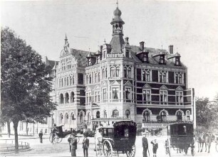 Hotel "Kaiserhof". Detmold. Hermannstraße 1; mit Kutschen und einer Straßenbahn auf. dem Bahnhofsvorplatz. Sammlung Starke
