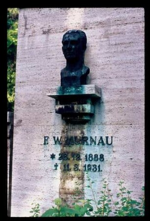Grab F.W. Murnau 4.8.76.