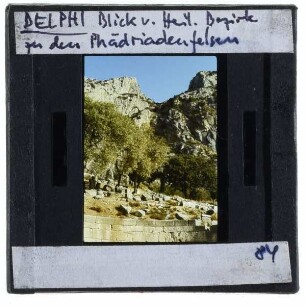 Delphi, Phädriaden-Felsen