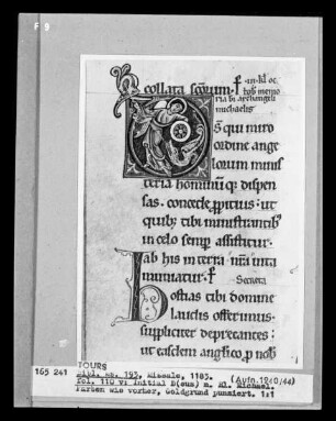 Missale aus Saint-Martin in Tours — Initiale D mit dem Heiligen Michael, Folio 110verso