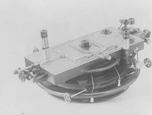 Positionsfadenmikrometer von Zeiss : Technikgeschichte | Physik | Optik | Astronomische Instrumente
