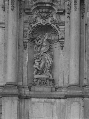 Ceres : Dresden. Zwinger, Kronentor. Ceres (um 1714/1715; B. Permoser)