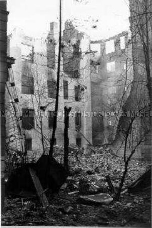 Ausgebrannte Ruine eines Hauses