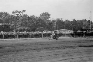 Volksfest in Karlshorst : Motorradrennen