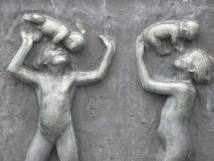 Oslo - Skulpturen Gruppe : Skulpturen im Vigelandpark. Aufgenommen in Oslo im September 2004