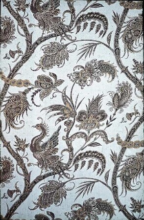 Bespannung mit bunten Vögeln und Blumen