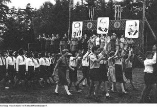Auftritt eines polnischen Ensembles, Ferienlager der Jungen Pioniere, September 1954