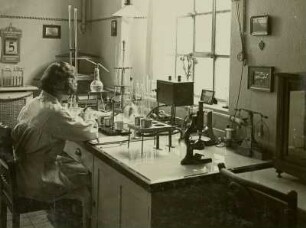 Dresden. Margarine- und Speisefett-Fabrik Petzoldt & Schliephacke. Im Laboratorium
