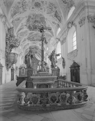 Fürstengruft: Kreuzigungsgruppe mit Christus, Maria, Maria Magdalena und Johannes Evangelist