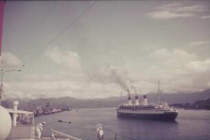 Luxusdampfer "Cap Arcona" : Luxusdampfer "Cap Arcona" (1927; Blohm und Voss) der Hamburg Südamerikanische Dampfschifffahrts-Gesellschaft (HSDG) im Hamburger Hafen