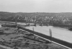 Wehr und künftiges Baugebiet der Doppelschleuse Hofen/Neckar