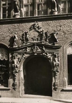 Portal am ehemaligen "Martineum", der ältesten Braunschweiger Schule