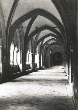 Riga. Dom. Kreuzgang, Ostflügel von Süd nach Ost