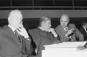 Freiburg: Kongresshalle [am Karlsplatz], Landesbischof Claß, Stuttgart; Bundeskanzler Helmut Schmidt; stellvertretend Vorsitzender Hild, Rat der Evangelischen Kirche, Dortmund