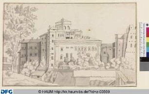 Hochaufragender italienischer Palast mit Turmelementen