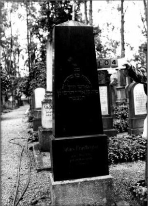 Grabstein 104